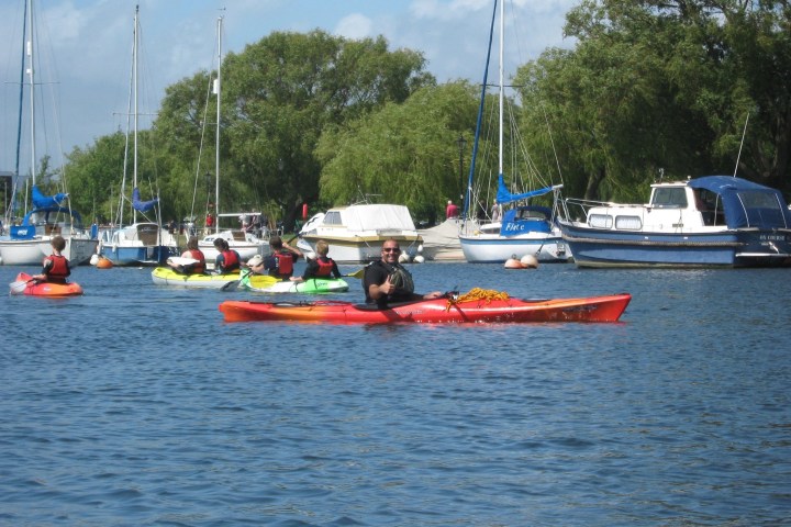 a small boat in a body of water